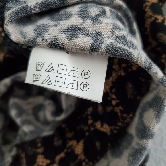 Michael Kors Womens Leopard Print Blouse Size 1X Square Neck Tied Sides Stretchy - Picture 4 of 8